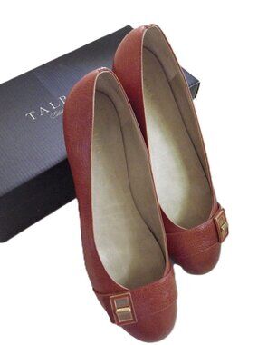 Talbots Smokey Ember Flats/ Round Toe/ Buckle Accent/ 9N